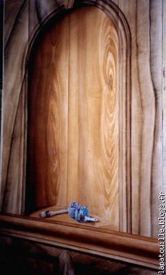 Fausse niche en bois